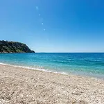 Apartman Potam'sea Bliss 7 - Front, Sun Beds & Parking Himara