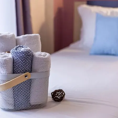 Potam'sea Bliss 7 - Front, Sun Beds & Parking *