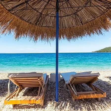 Potam'sea Bliss 7 - Front, Sun Beds & Parking *